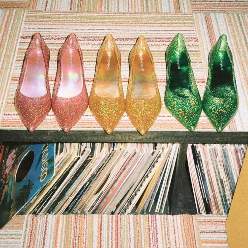 Jeffrey Campbell Festive Milleni Jelly Kitten Heel, Gold Glitter, No Box - Picture 4 of 9